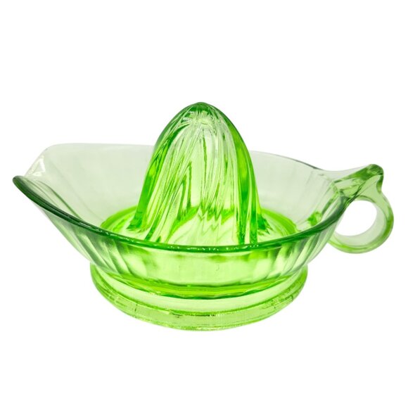 Vintage Green Depression Glass Juicer With Handle and Spout 8x6 inches - Picture 1 of 7